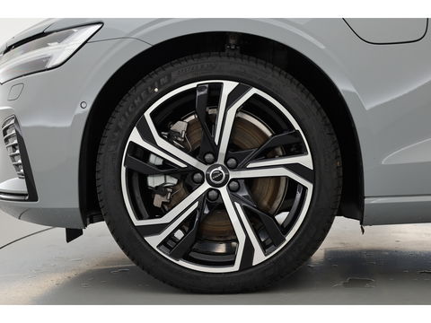 Volvo V60 2.0 T8 AWD Ultra Dark | Full Option |  Bowers & Wilkins | Massage | Trekhaak | HUD |