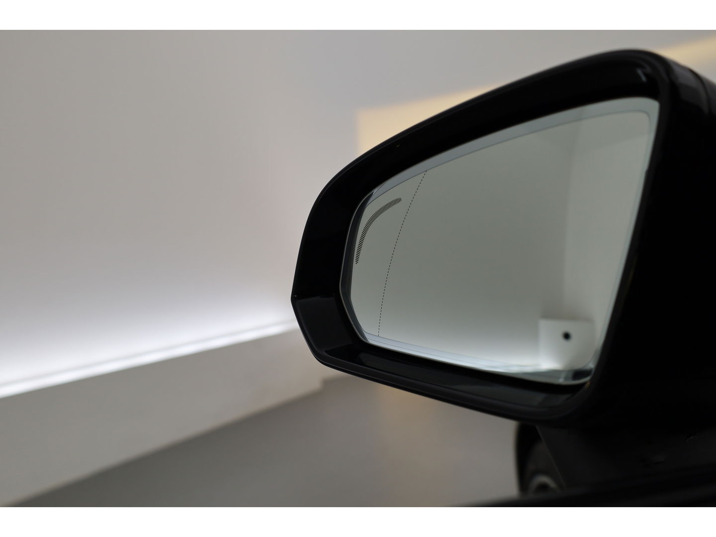 Volvo V60 2.0 T8 AWD Ultra Dark | Full Option |  Bowers & Wilkins | Massage | Trekhaak | HUD |