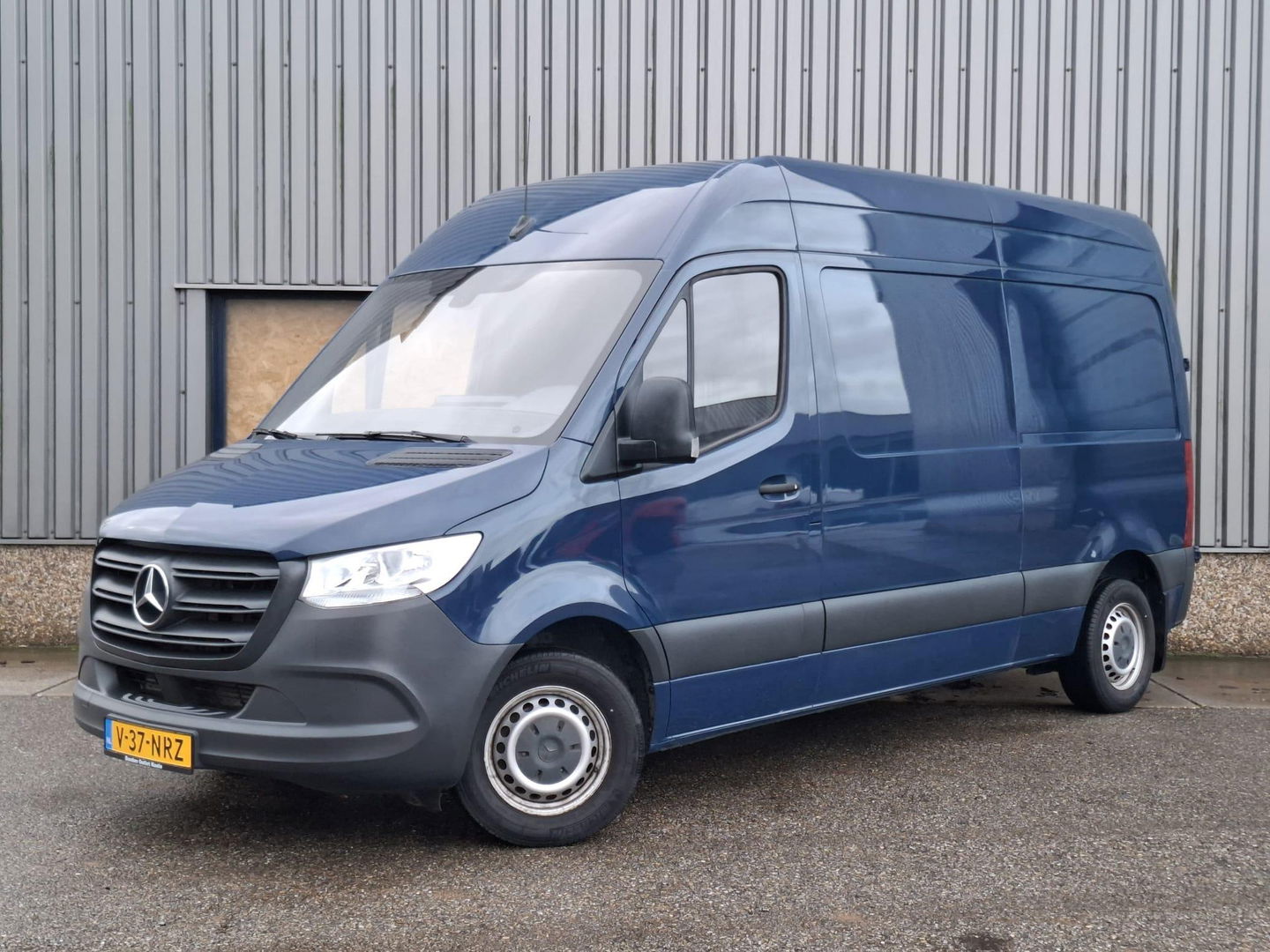 Mercedes-Benz Sprinter 311 CDI GB L2 FWD Functional 3.5T / AIRCO / CAMERA / 3 ZITS / DEALER ONDERHOUDEN / NAVI