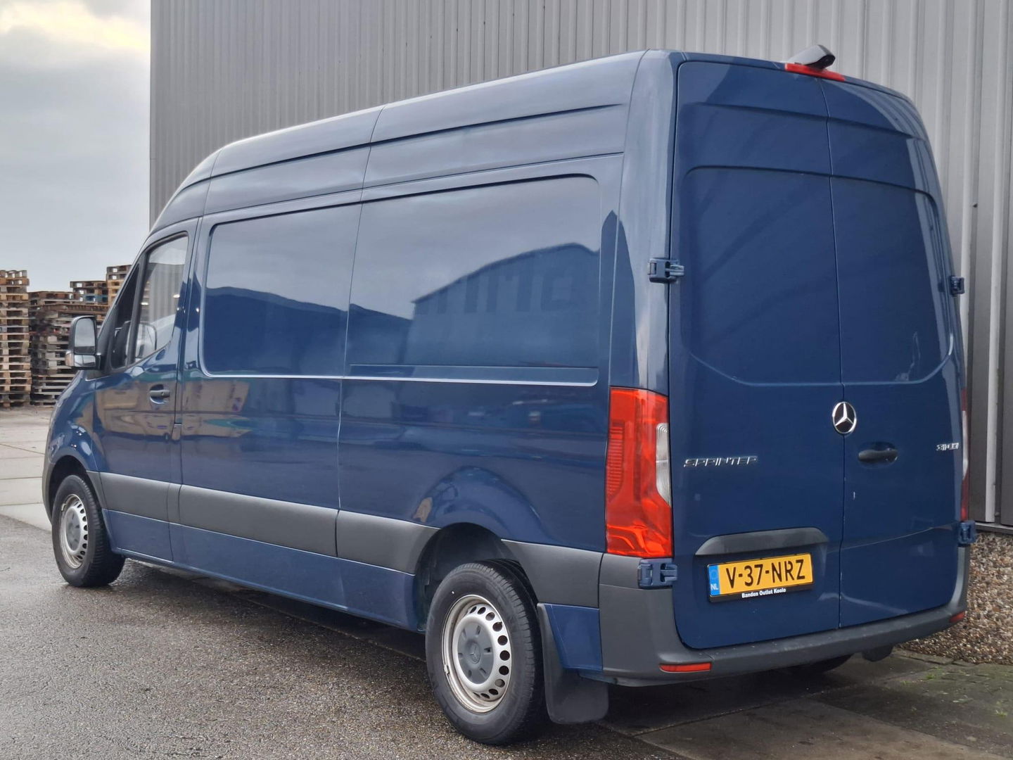 Mercedes-Benz Sprinter 311 CDI GB L2 FWD Functional 3.5T / AIRCO / CAMERA / 3 ZITS / DEALER ONDERHOUDEN / NAVI