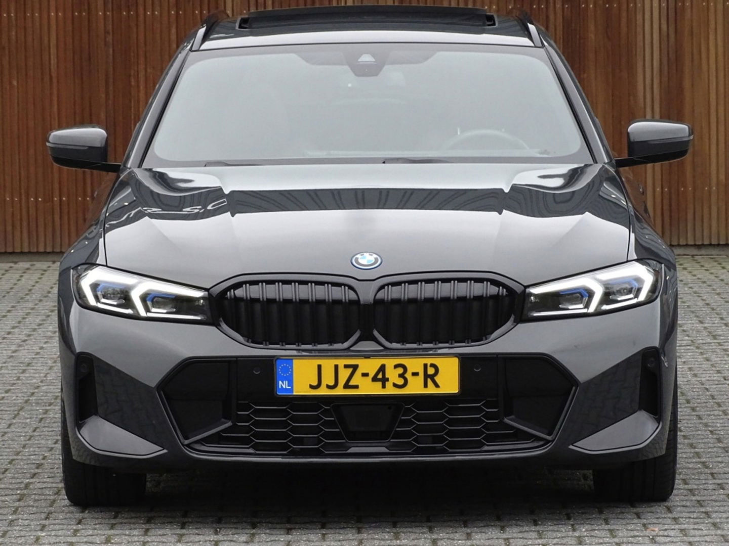 BMW 3 Serie Touring 330e 292PK / M-Sport / Individual / Laser / Harman Kardon / 2022