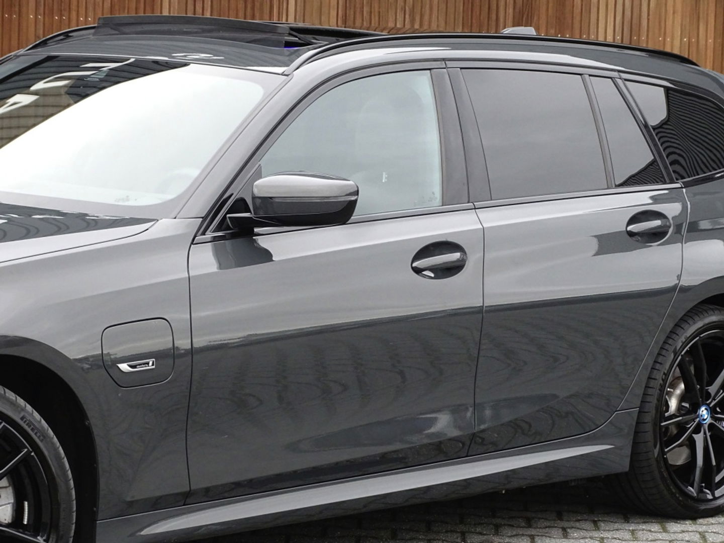 BMW 3 Serie Touring 330e 292PK / M-Sport / Individual / Laser / Harman Kardon / 2022