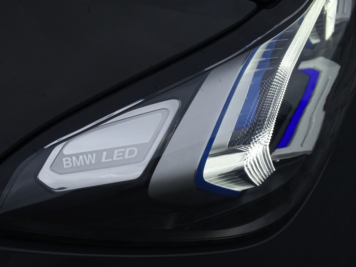 BMW 3 Serie Touring 330e 292PK / M-Sport / Individual / Laser / Harman Kardon / 2022