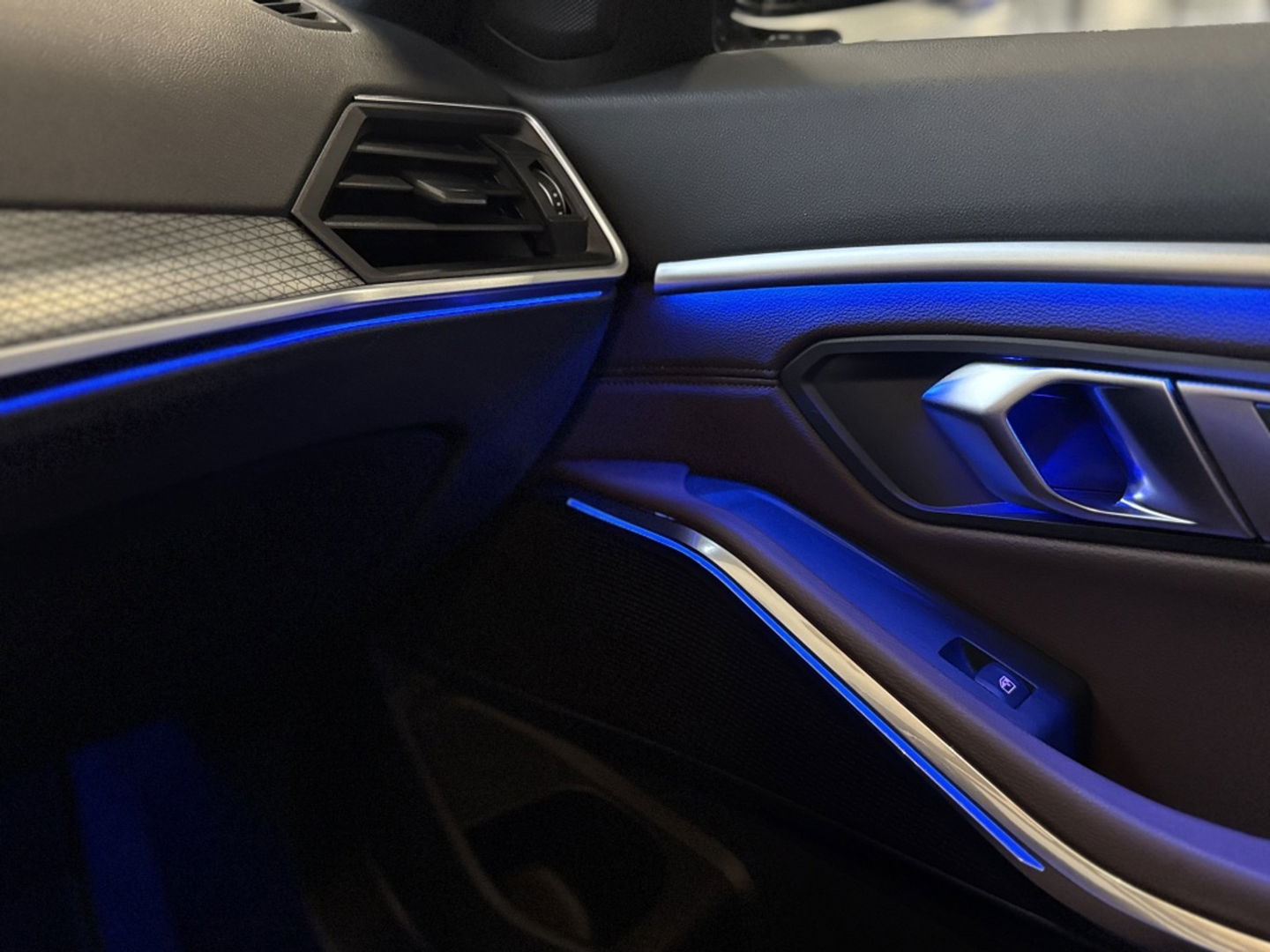 BMW 3 Serie Touring 330e 292PK / M-Sport / Individual / Laser / Harman Kardon / 2022