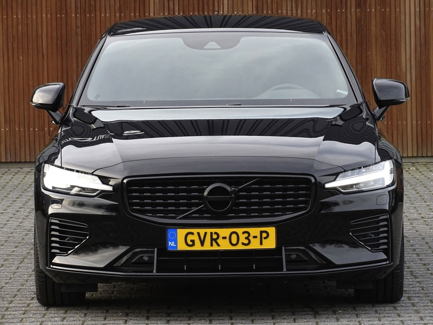 Volvo S60 T8 392PK AWD / R-design / ACC / Harman Kardon / LED