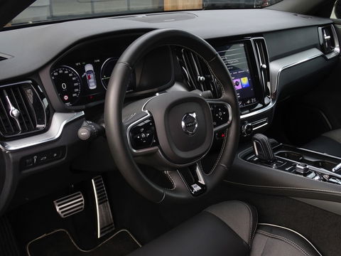 Volvo S60 T8 392PK AWD / R-design / ACC / Harman Kardon / LED