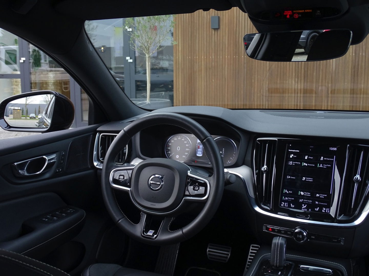 Volvo S60 T8 392PK AWD / R-design / ACC / Harman Kardon / LED