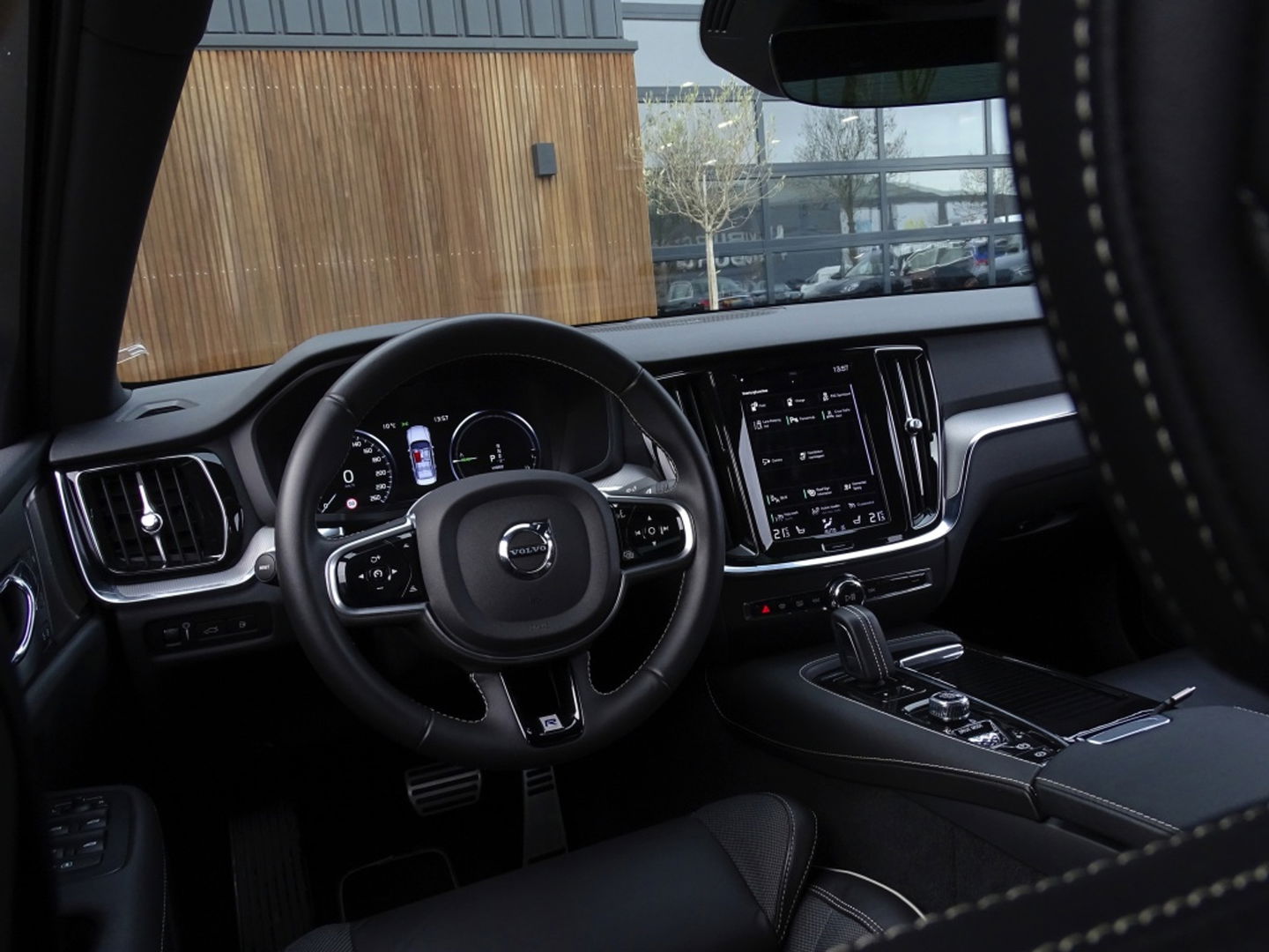 Volvo S60 T8 392PK AWD / R-design / ACC / Harman Kardon / LED