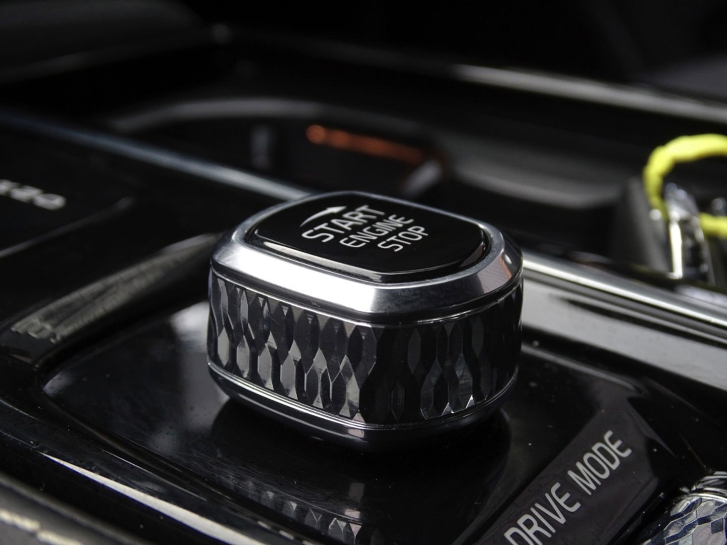 Volvo S60 T8 392PK AWD / R-design / ACC / Harman Kardon / LED