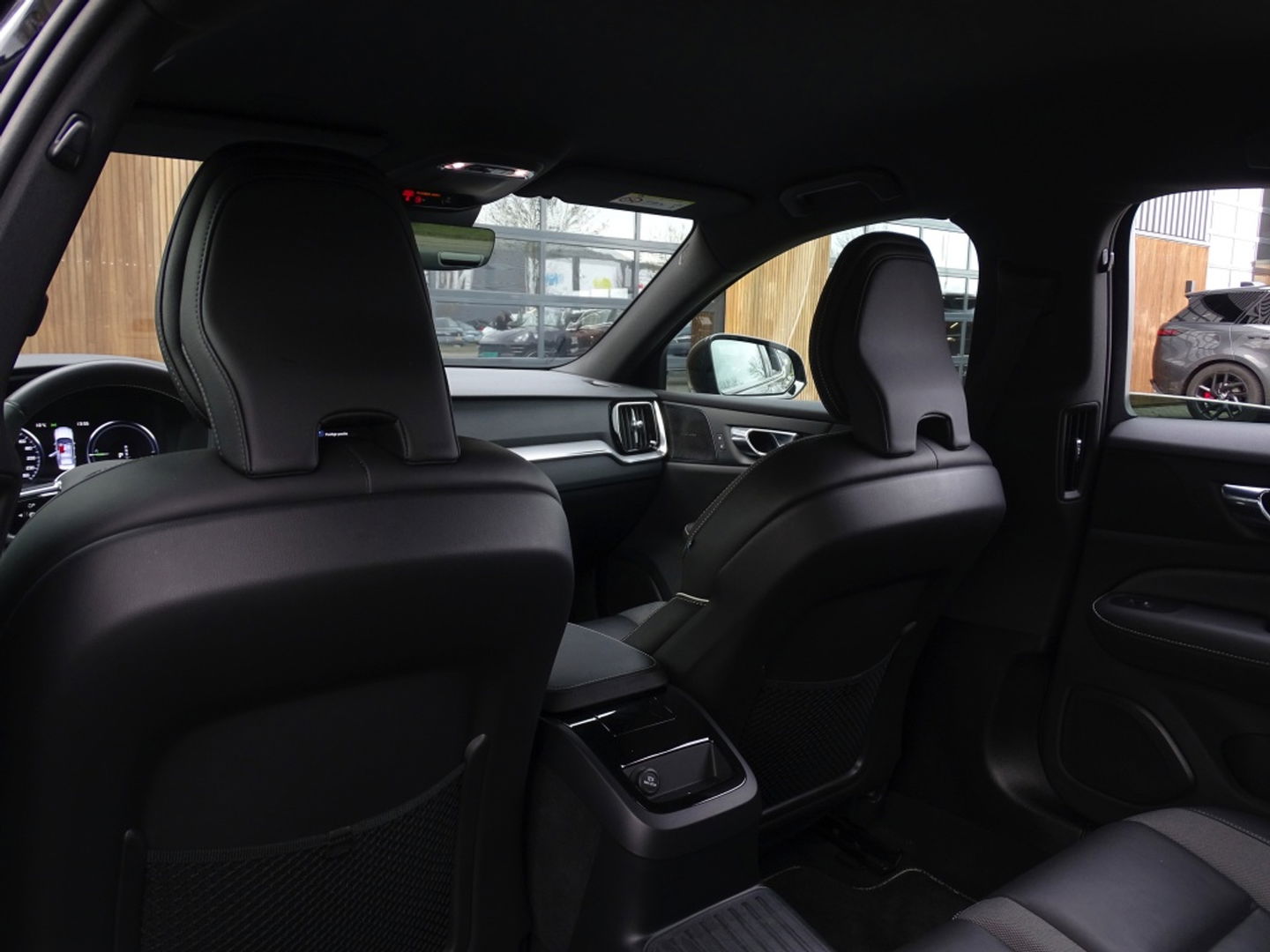 Volvo S60 T8 392PK AWD / R-design / ACC / Harman Kardon / LED