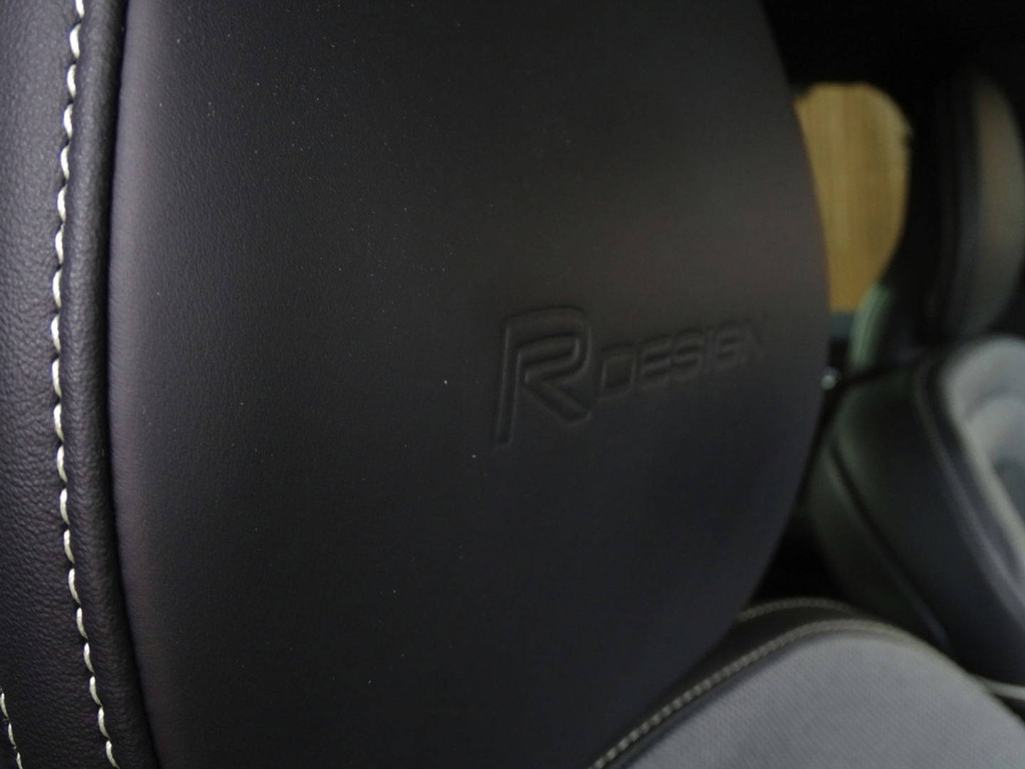 Volvo S60 T8 392PK AWD / R-design / ACC / Harman Kardon / LED