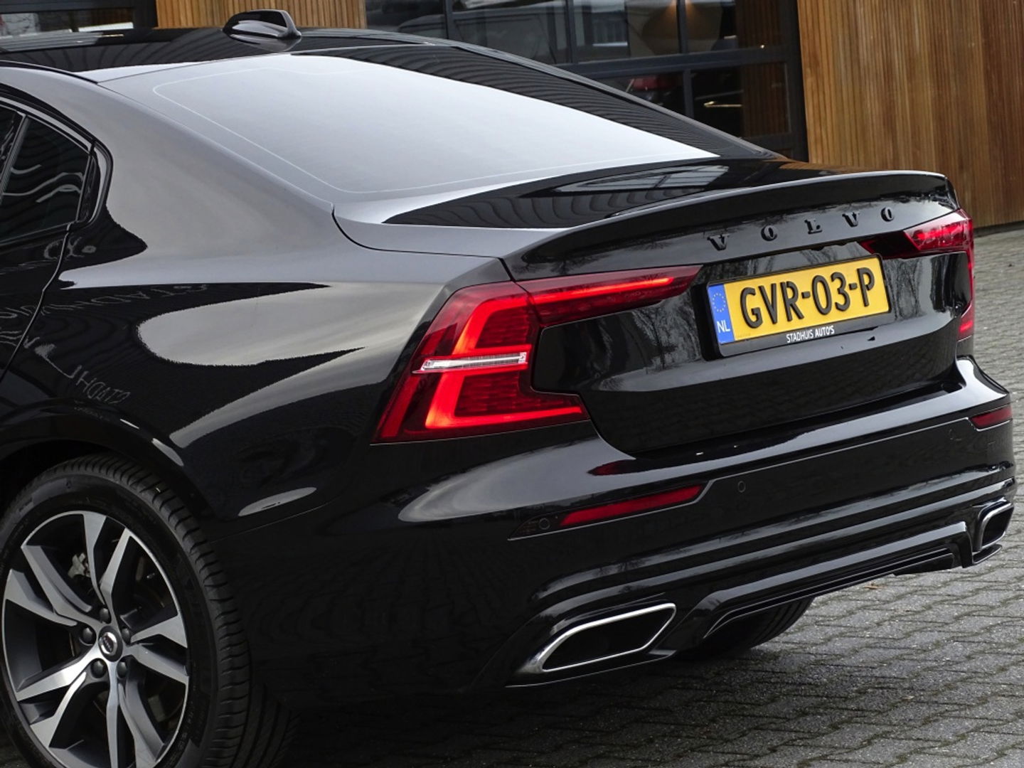 Volvo S60 T8 392PK AWD / R-design / ACC / Harman Kardon / LED