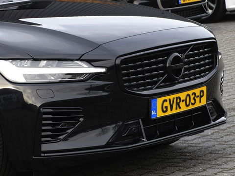 Volvo S60 T8 392PK AWD / R-design / ACC / Harman Kardon / LED