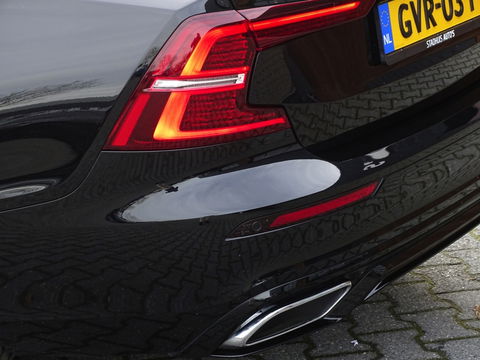 Volvo S60 T8 392PK AWD / R-design / ACC / Harman Kardon / LED