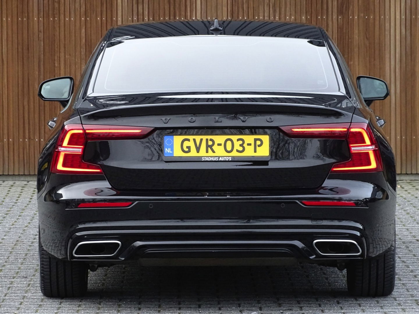 Volvo S60 T8 392PK AWD / R-design / ACC / Harman Kardon / LED