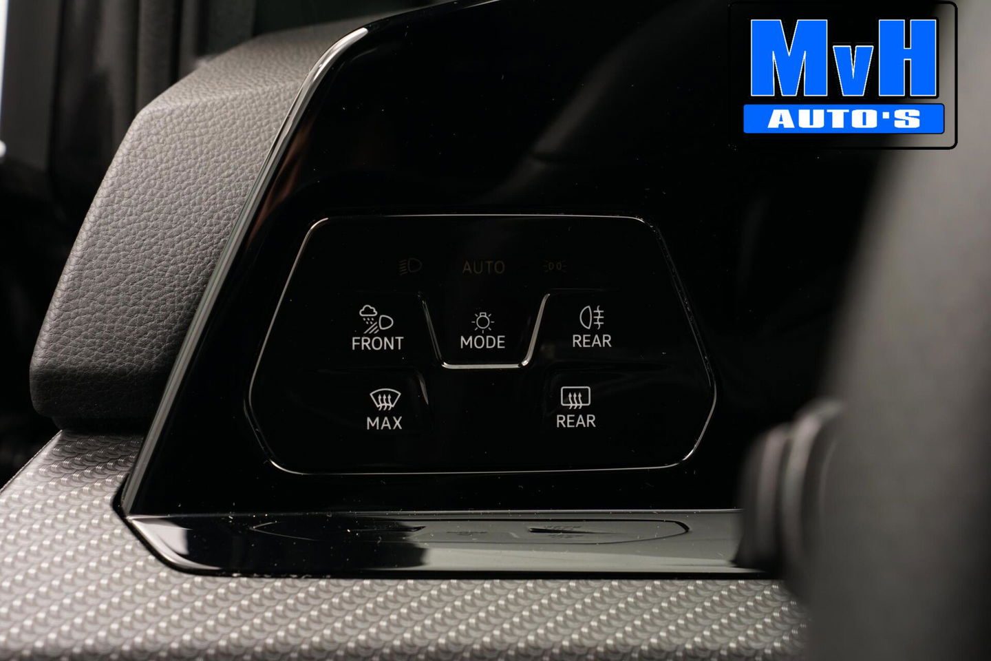 Volkswagen Golf 1.5 eTSI R-Line|SPORTSTOEL|LUXE|LED|