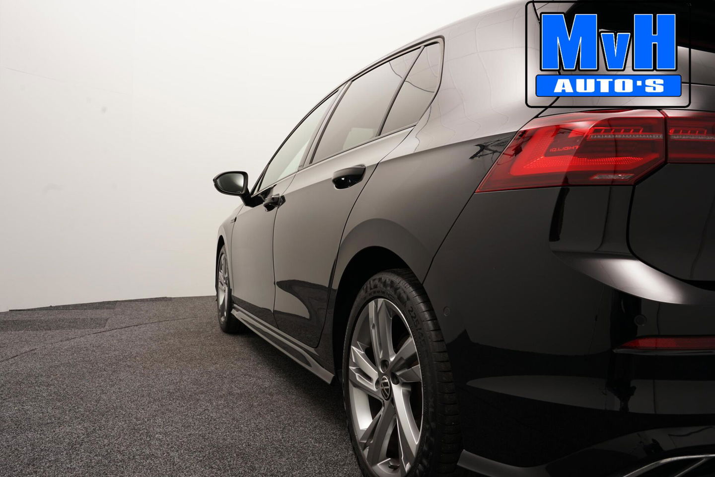 Volkswagen Golf 1.5 eTSI R-Line|SPORTSTOEL|LUXE|LED|