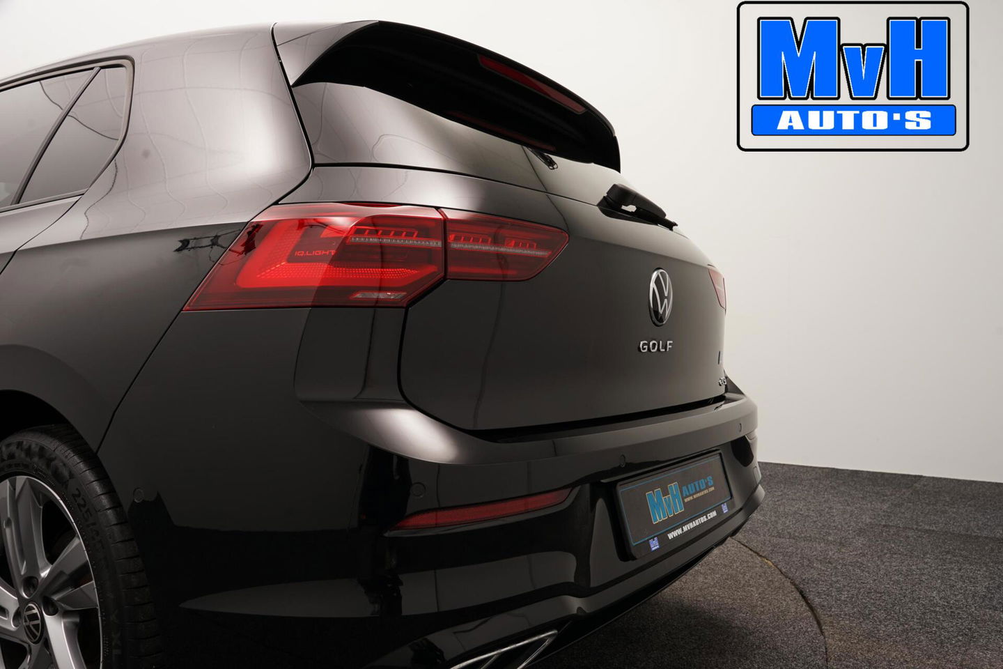 Volkswagen Golf 1.5 eTSI R-Line|SPORTSTOEL|LUXE|LED|