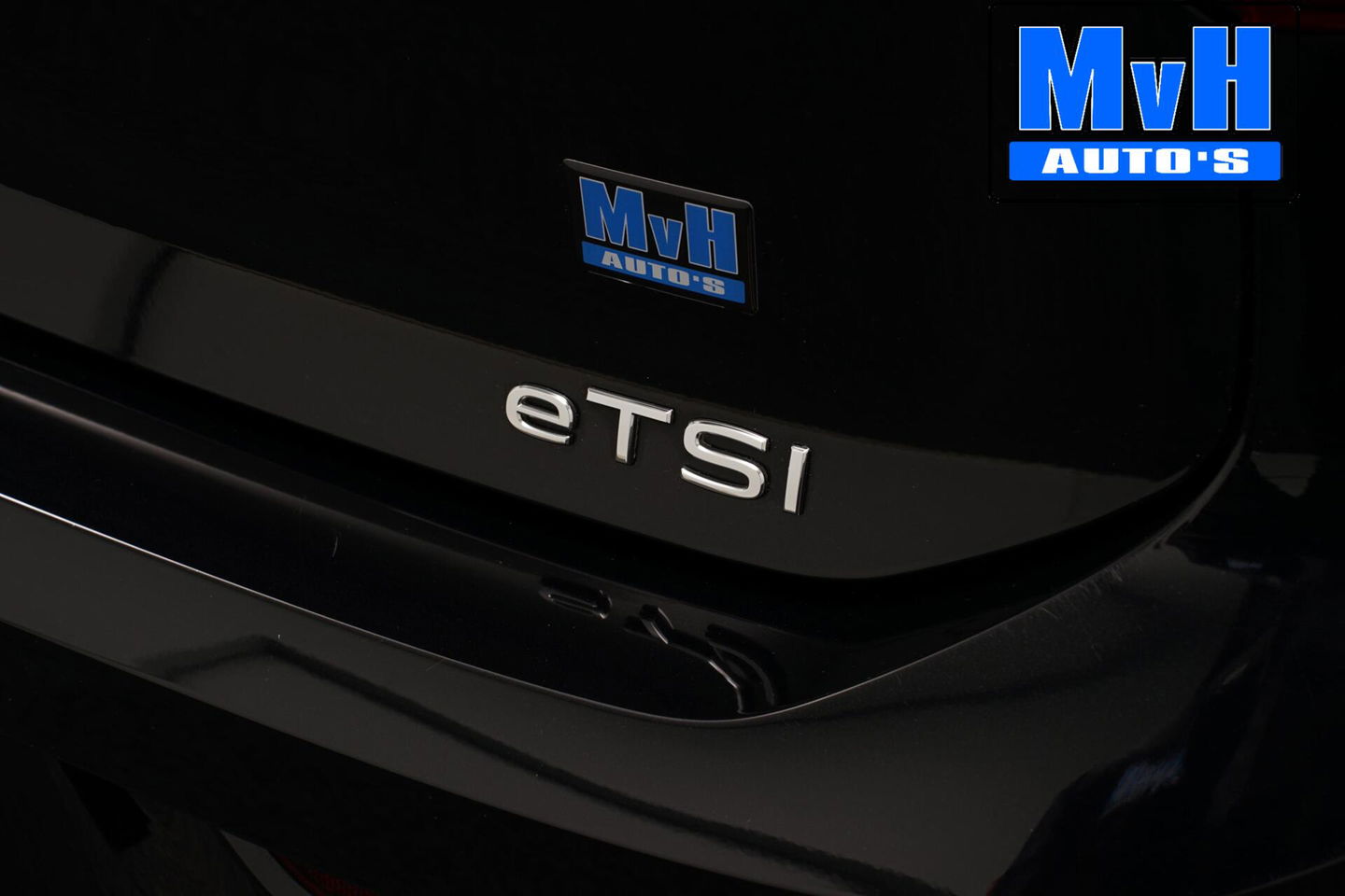 Volkswagen Golf 1.5 eTSI R-Line|SPORTSTOEL|LUXE|LED|