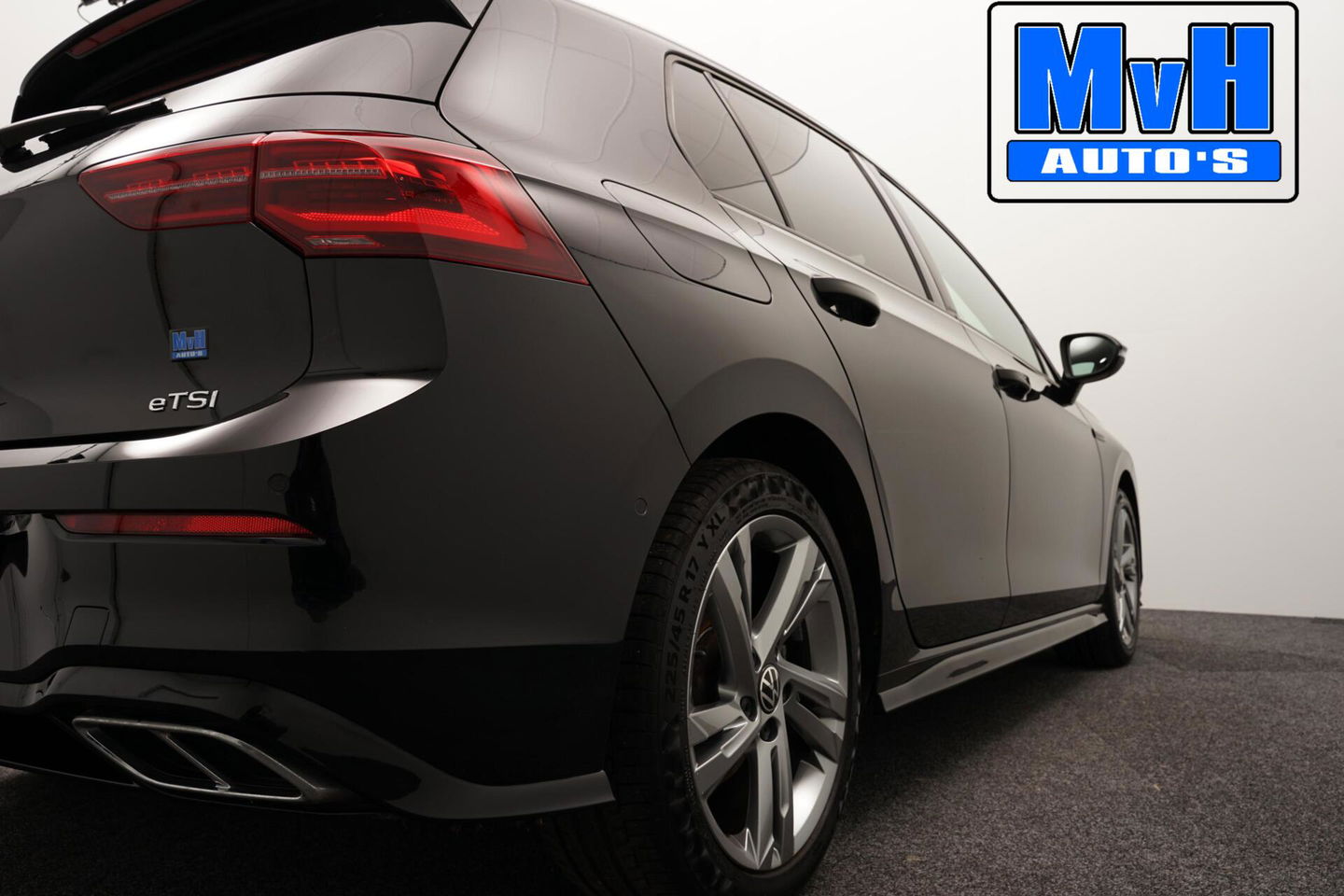 Volkswagen Golf 1.5 eTSI R-Line|SPORTSTOEL|LUXE|LED|