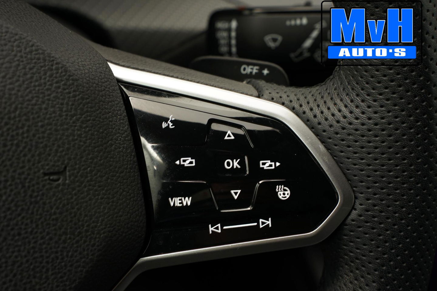 Volkswagen Golf 1.5 eTSI R-Line|SPORTSTOEL|LUXE|LED|