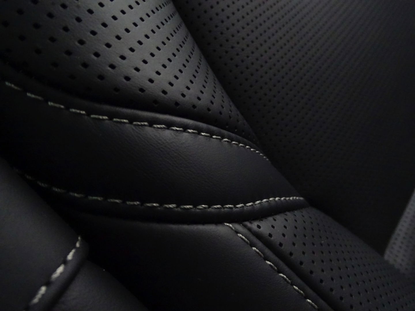 Volvo XC60 T8 392PK automaat AWD / R-Design / 360° *NAP*