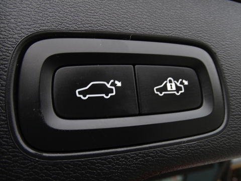 Volvo XC60 T8 392PK automaat AWD / R-Design / 360° *NAP*