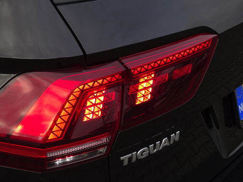 Volkswagen Tiguan 1.5 TSI 150PK DSG-automaat / panoramadak / ACC / LED / *NAP*