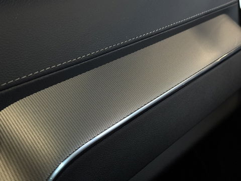 Volvo XC60 T8 408PK AWD / R-Design / LED