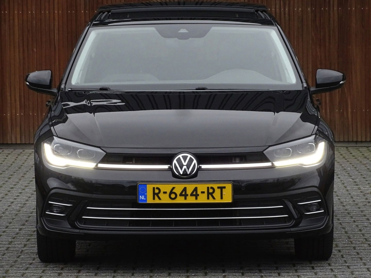 Volkswagen Polo 1.0 TSI 95PK DSG automaat / R-Line / RNS / IQ-Light