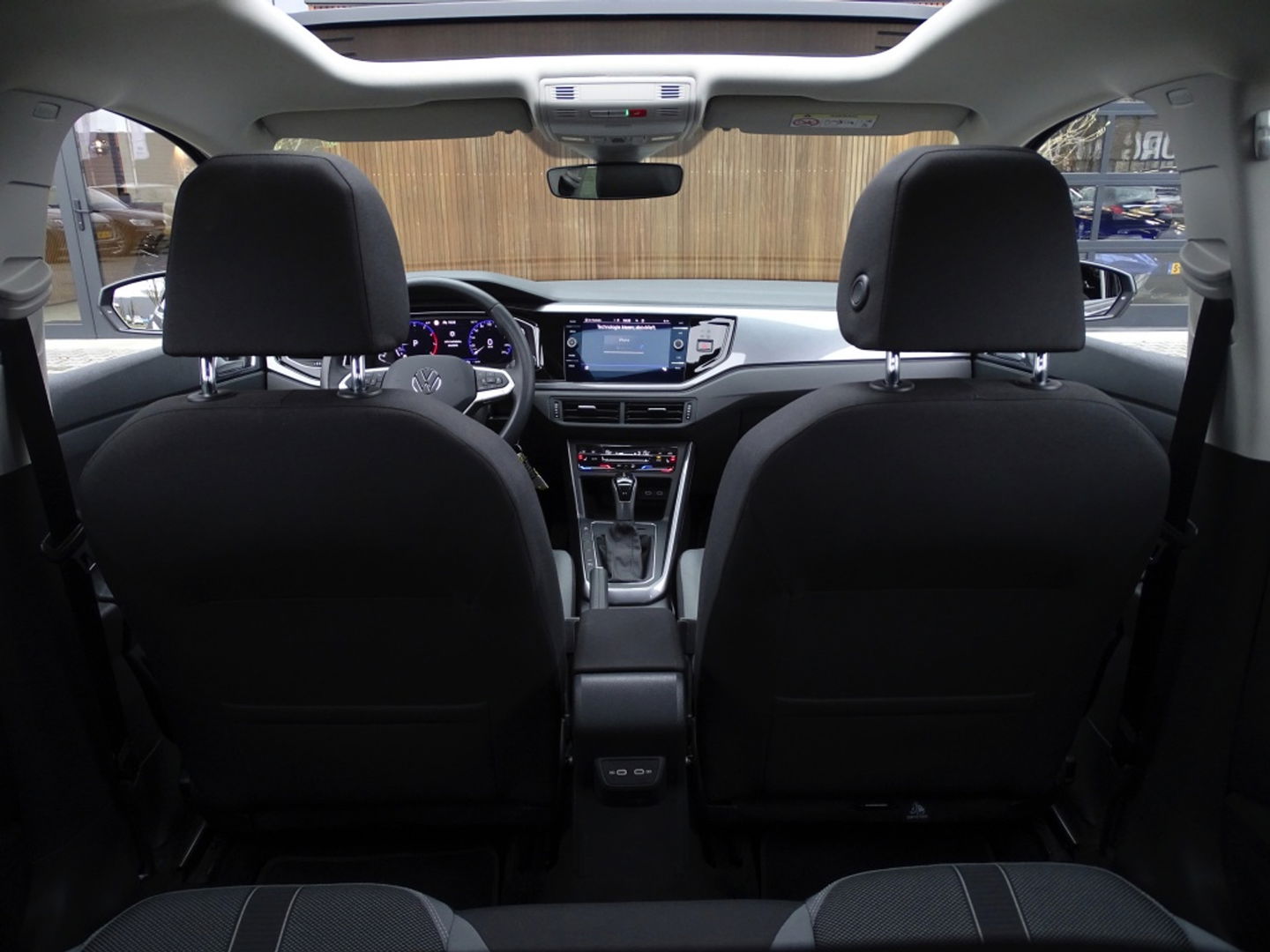 Volkswagen Polo 1.0 TSI 95PK DSG automaat / R-Line / RNS / IQ-Light