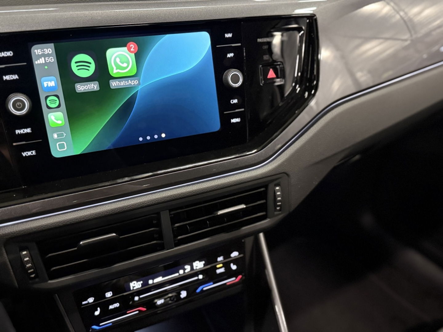 Volkswagen Polo 1.0 TSI 95PK DSG automaat / R-Line / RNS / IQ-Light