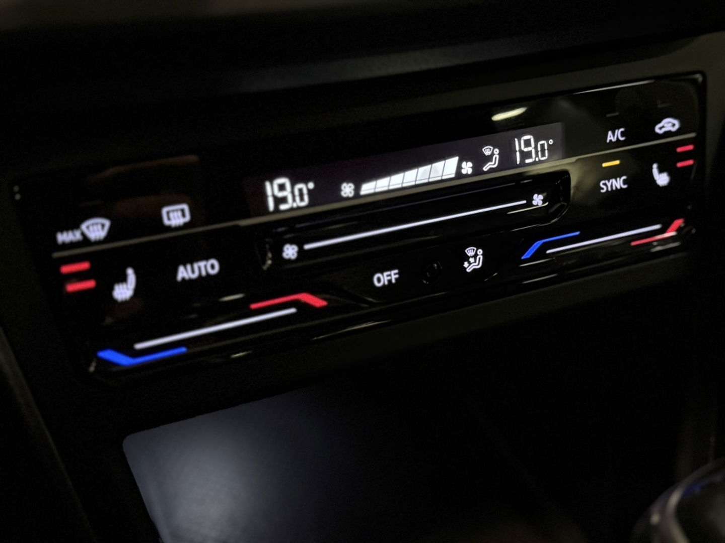 Volkswagen Polo 1.0 TSI 95PK DSG automaat / R-Line / RNS / IQ-Light