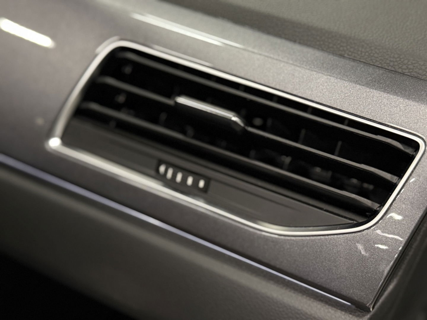 Volkswagen Polo 1.0 TSI 95PK DSG automaat / R-Line / RNS / IQ-Light