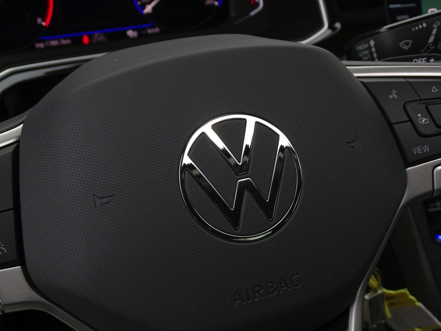 Volkswagen Polo 1.0 TSI 95PK DSG automaat / R-Line / RNS / IQ-Light