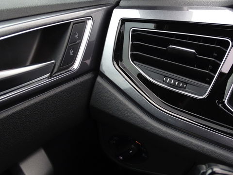 Volkswagen Polo 1.0 TSI 95PK DSG automaat / R-Line / RNS / IQ-Light