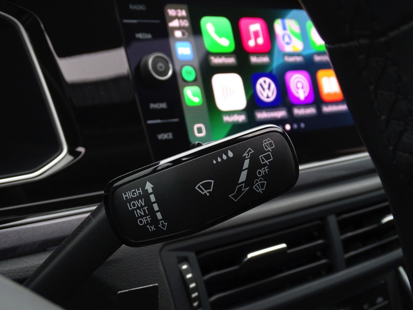 Volkswagen Polo 1.0 TSI 95PK DSG automaat / R-Line / RNS / IQ-Light