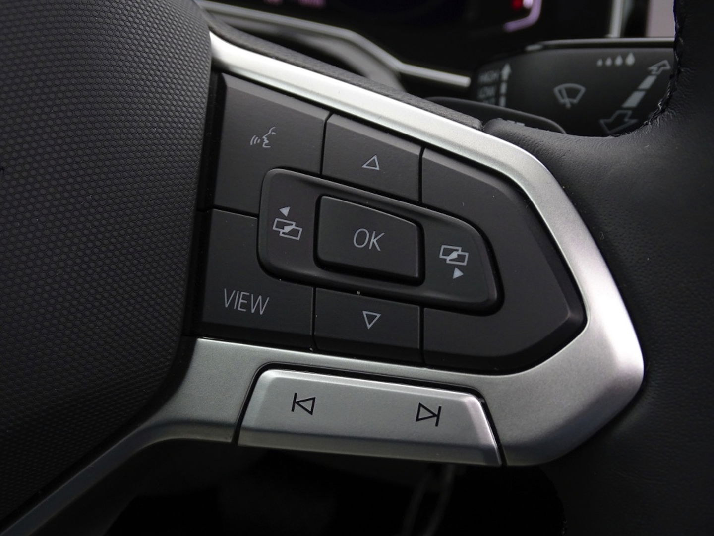 Volkswagen Polo 1.0 TSI 95PK DSG automaat / R-Line / RNS / IQ-Light