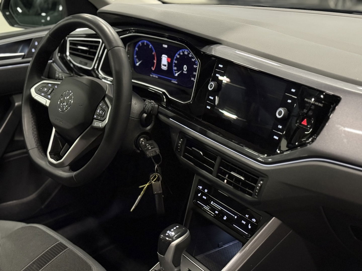 Volkswagen Polo 1.0 TSI 95PK DSG automaat / R-Line / RNS / IQ-Light