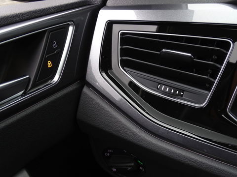 Volkswagen Polo 1.0 TSI 95PK DSG automaat / R-Line / RNS / IQ-Light