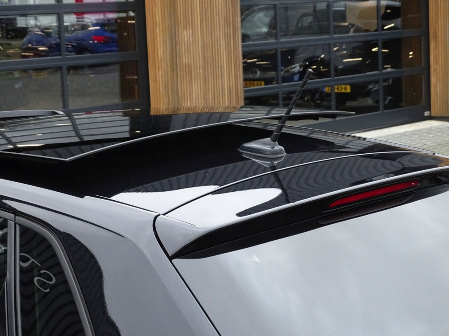 Volkswagen Polo 1.0 TSI 95PK DSG automaat / R-Line / RNS / IQ-Light