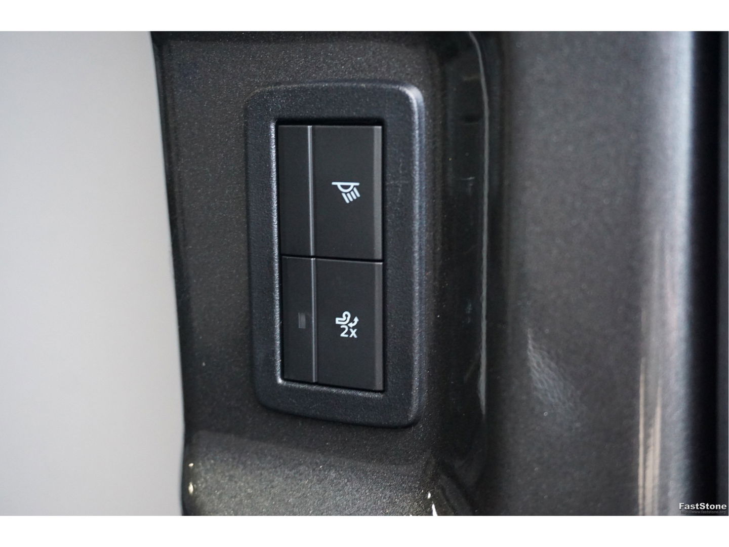 Ford Transit Custom 320L 2.5 PHEV Hybride 233PK Limited PRIJS INCL. BPM !! 13" Navi, Adap. Cruise, Camera, 17" LM, Trekhaak!! NR. HYB002