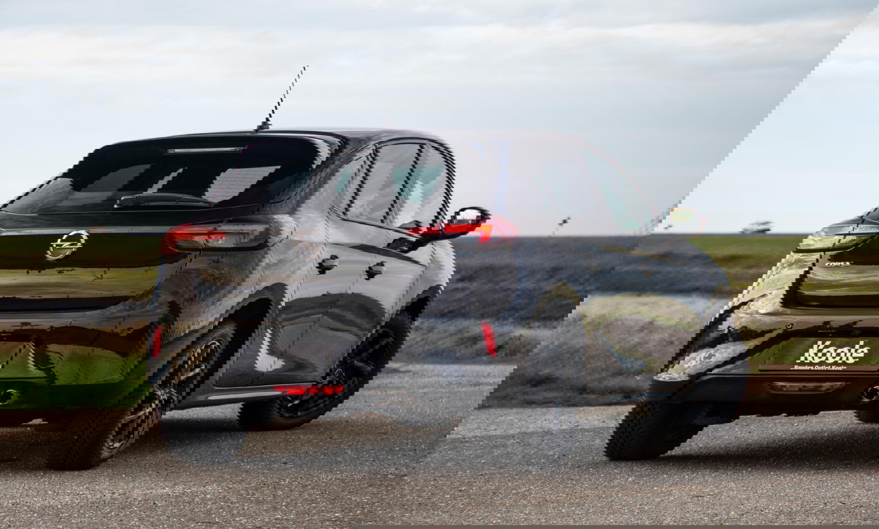 Opel Corsa 1.2 Turbo GS BLACK LINE / APPLE CARPLAY / AUTOMAAT / 360 CAMERA / STOELVERWARMING