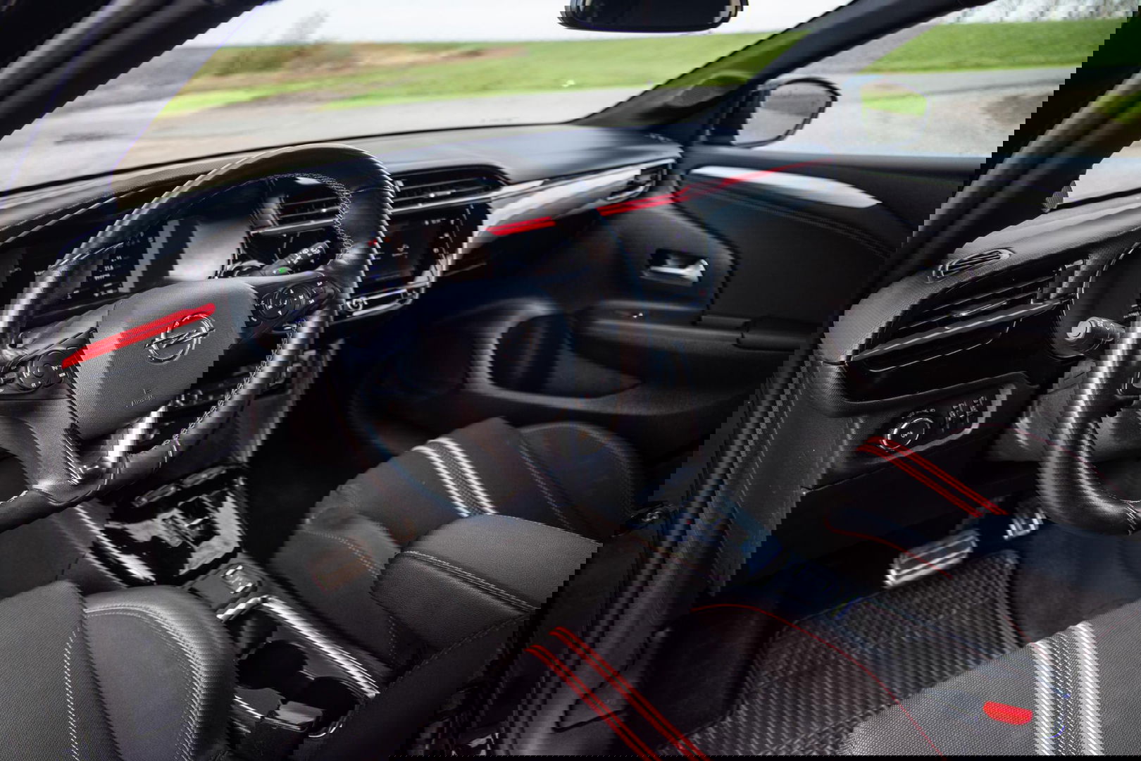 Opel Corsa 1.2 Turbo GS BLACK LINE / APPLE CARPLAY / AUTOMAAT / 360 CAMERA / STOELVERWARMING