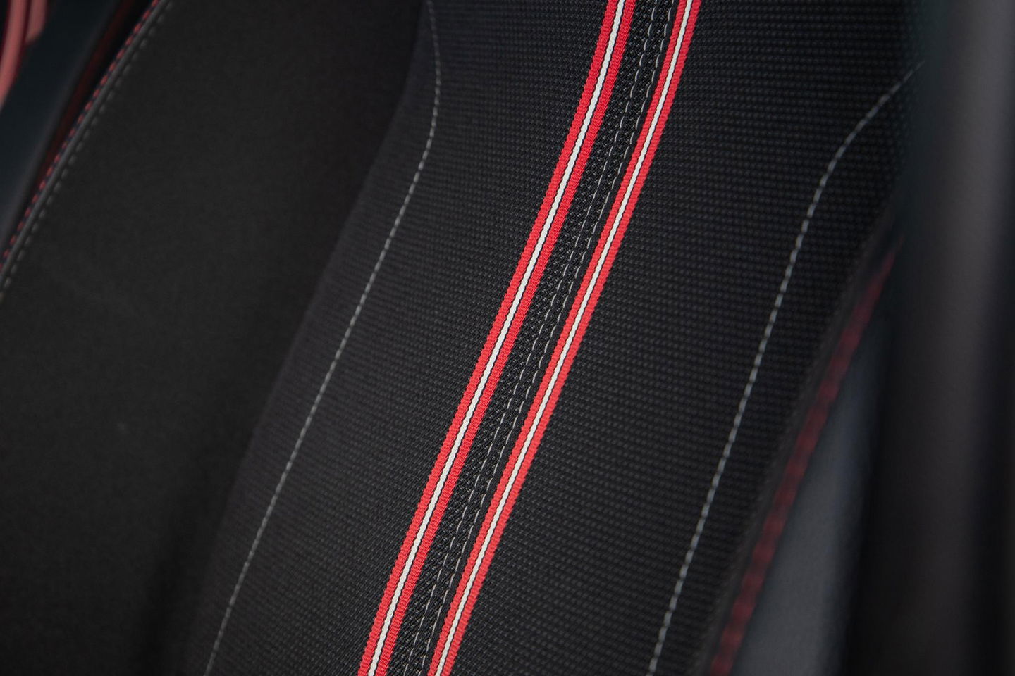 Opel Corsa 1.2 Turbo GS BLACK LINE / APPLE CARPLAY / AUTOMAAT / 360 CAMERA / STOELVERWARMING