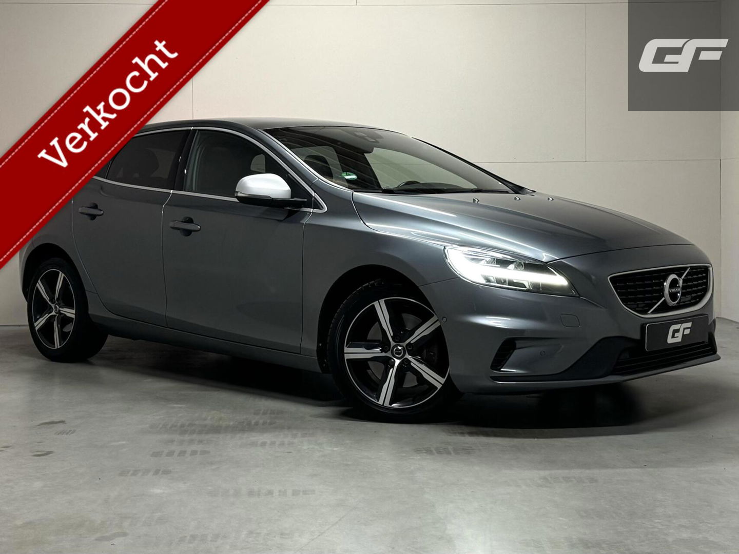 Volvo V40 2.0 T4 R-Design Pano Leer Camera Cruise Navi Trekh. NAP