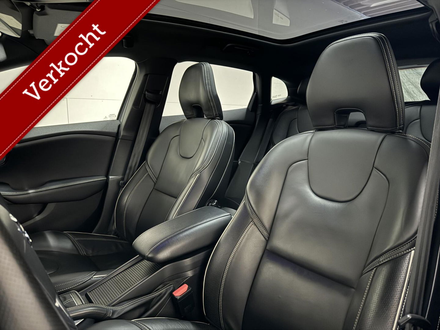 Volvo V40 2.0 T4 R-Design Pano Leer Camera Cruise Navi Trekh. NAP