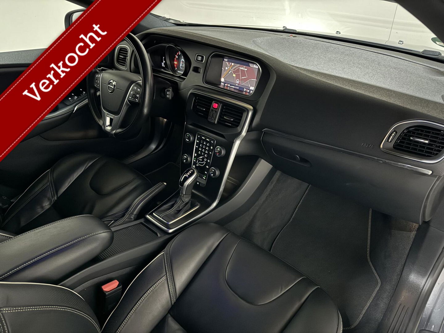 Volvo V40 2.0 T4 R-Design Pano Leer Camera Cruise Navi Trekh. NAP