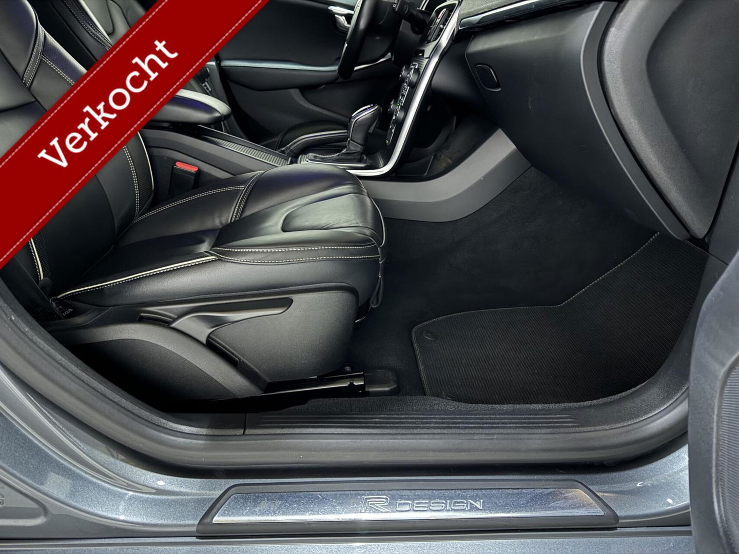 Volvo V40 2.0 T4 R-Design Pano Leer Camera Cruise Navi Trekh. NAP