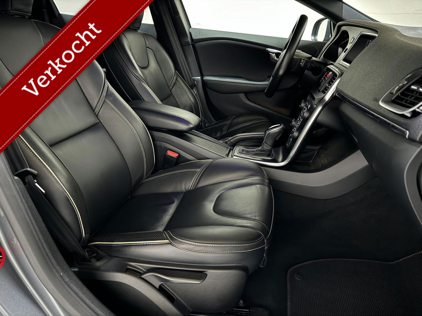 Volvo V40 2.0 T4 R-Design Pano Leer Camera Cruise Navi Trekh. NAP